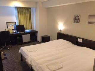 Hollywood, Standard, Twin Beds
