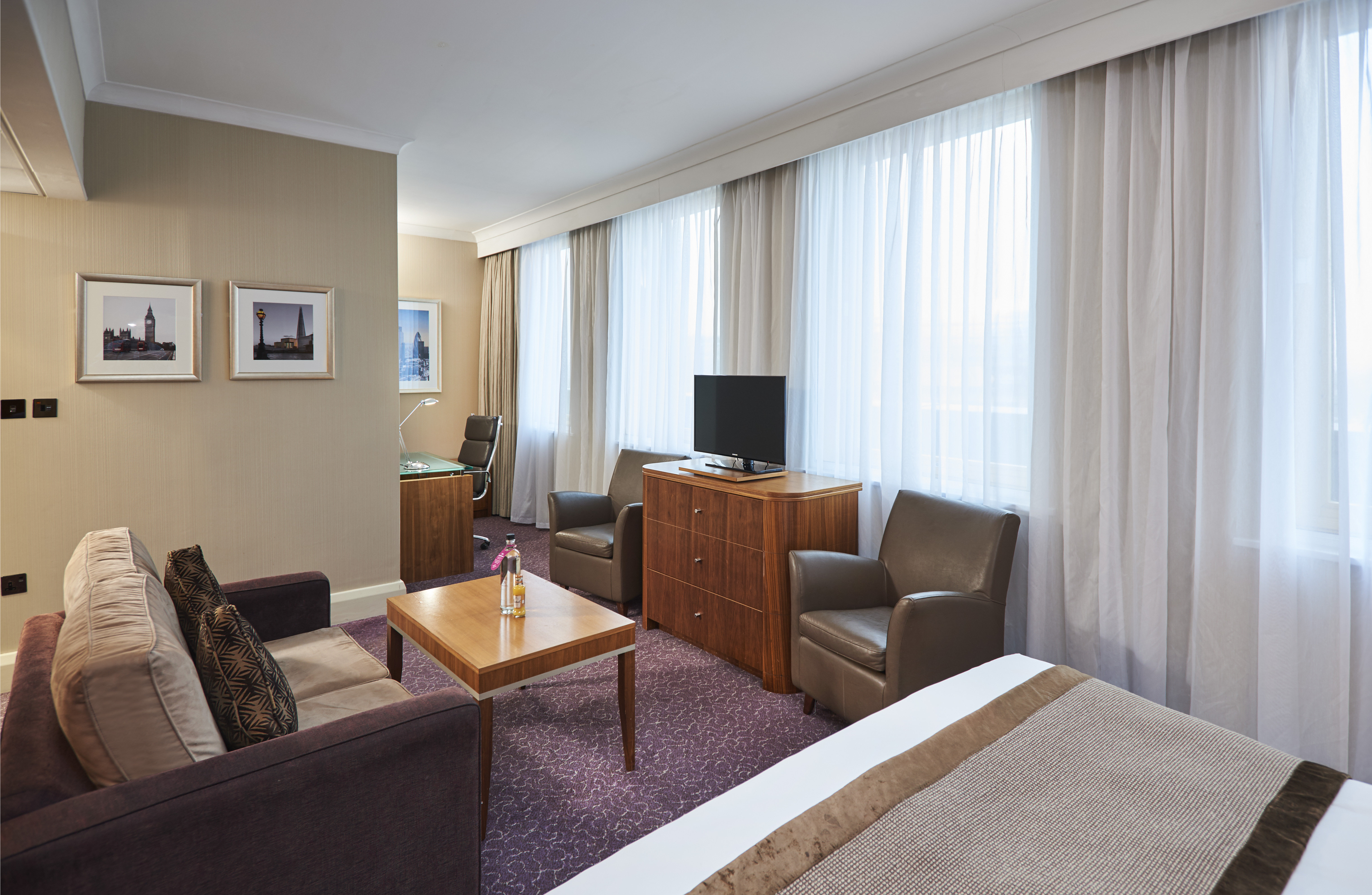 Crowne Plaza Ealing 50/76
