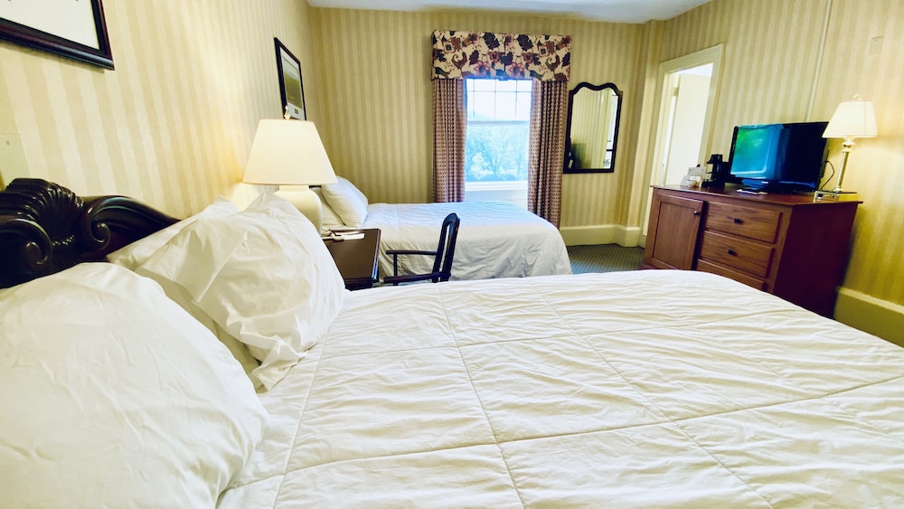 The Shawnee Inn And Golf Resort 12/50