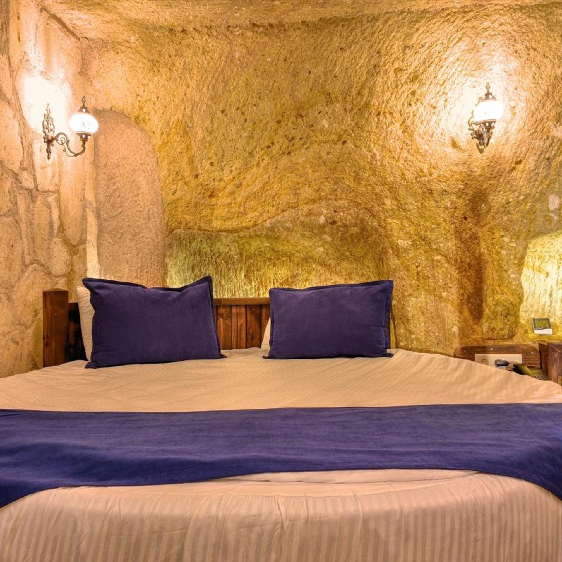 Vanessa Cave House 8/49