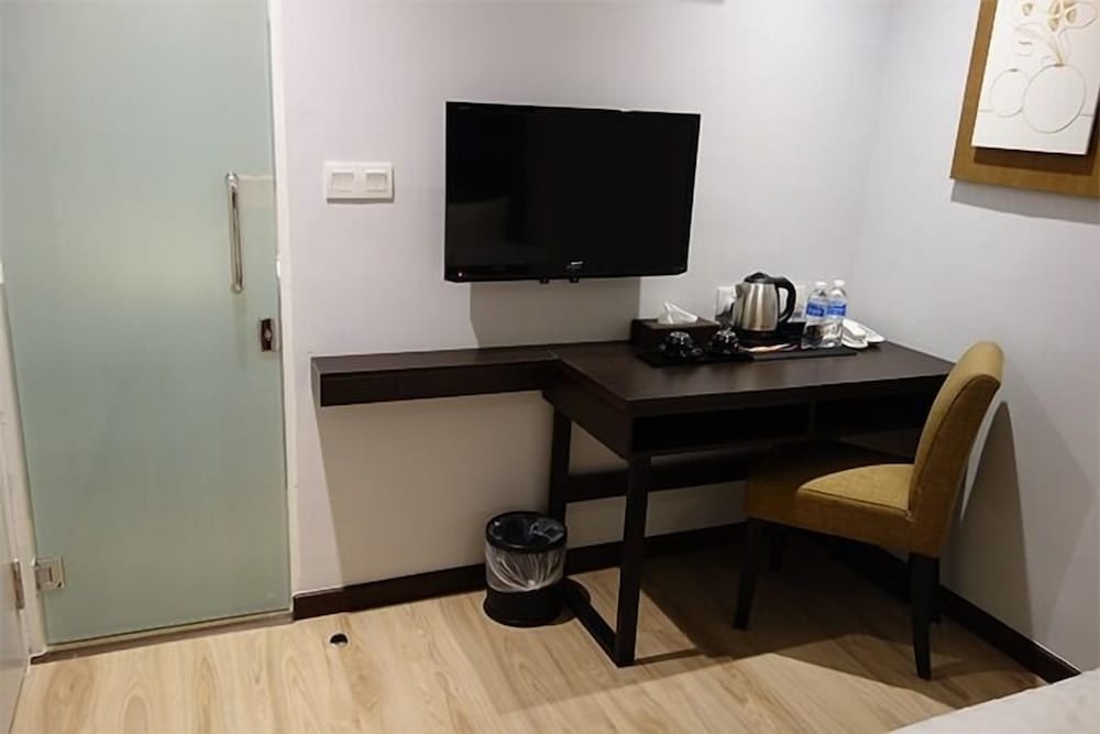 Hazzana Boutique Hotel 26/28