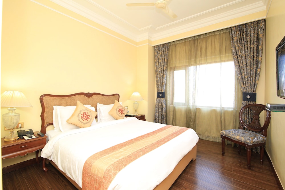 Hotel Dynasty 12/46