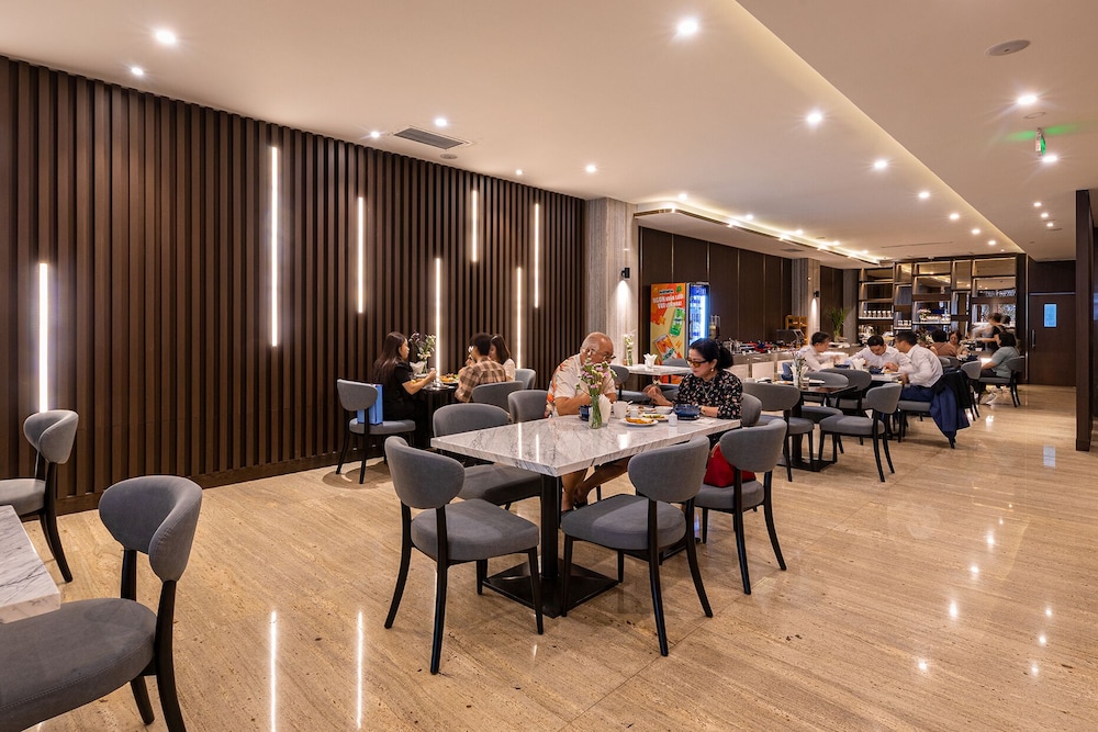 Nhat Ha Lavish Hotel 30/40