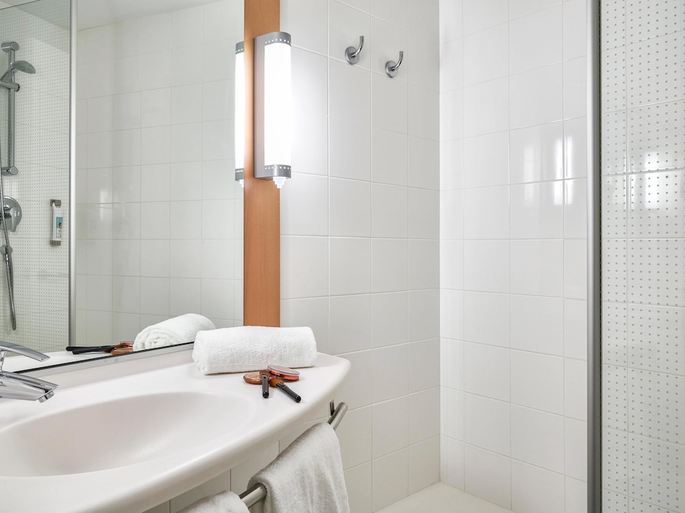 Ibis Barcelona Centro Sagrada Familia 69/70