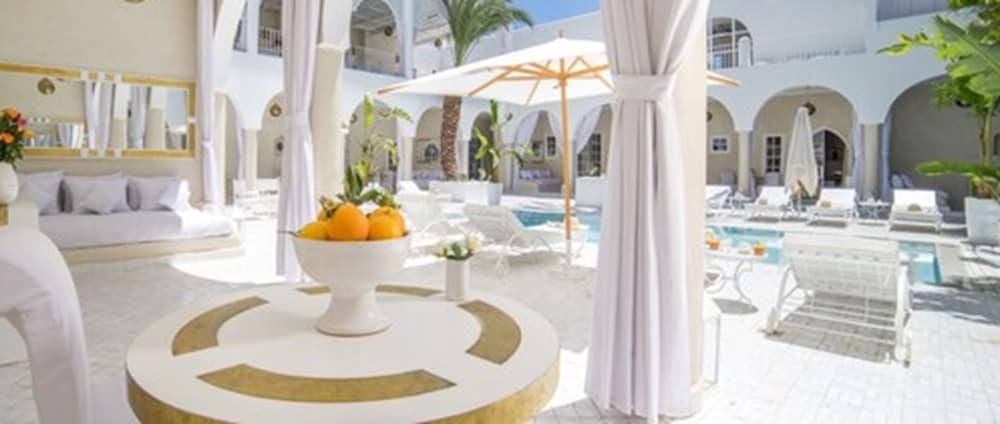 Palais Blanc Riad 46/55