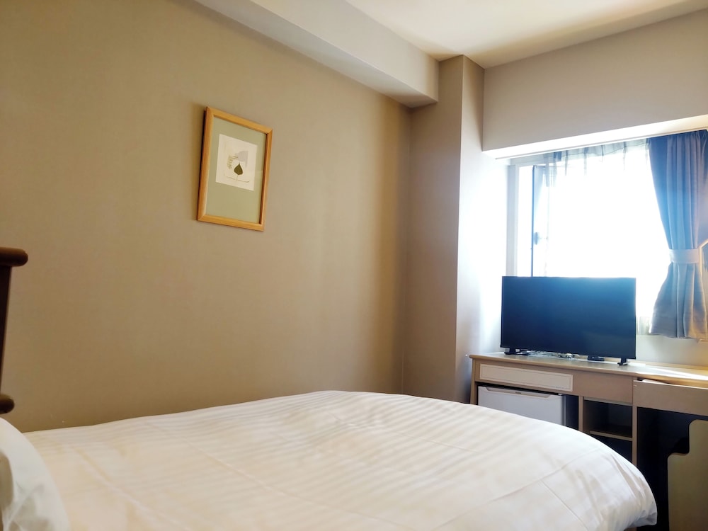 ROOM, SINGLE