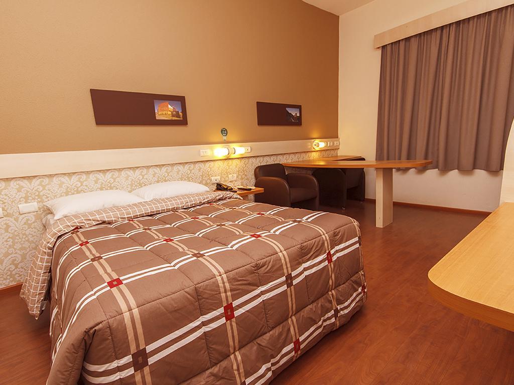 HOTEL 10 PONTA GROSSA 9/31