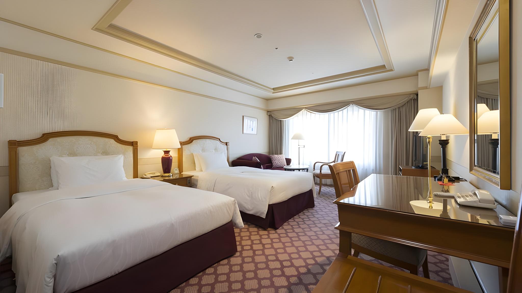Premier, Twin Beds, City View, Middle Floor