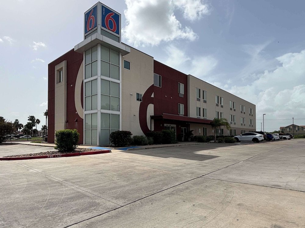 Motel6 Weslaco, TX 51/58