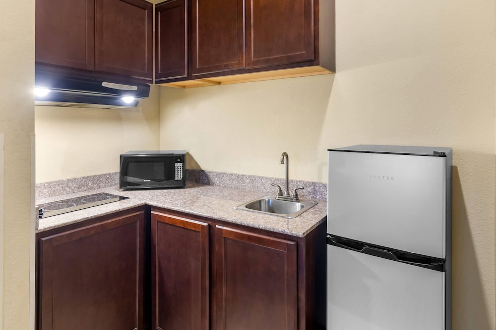 Quality Inn & Suites - Marlin 44/56