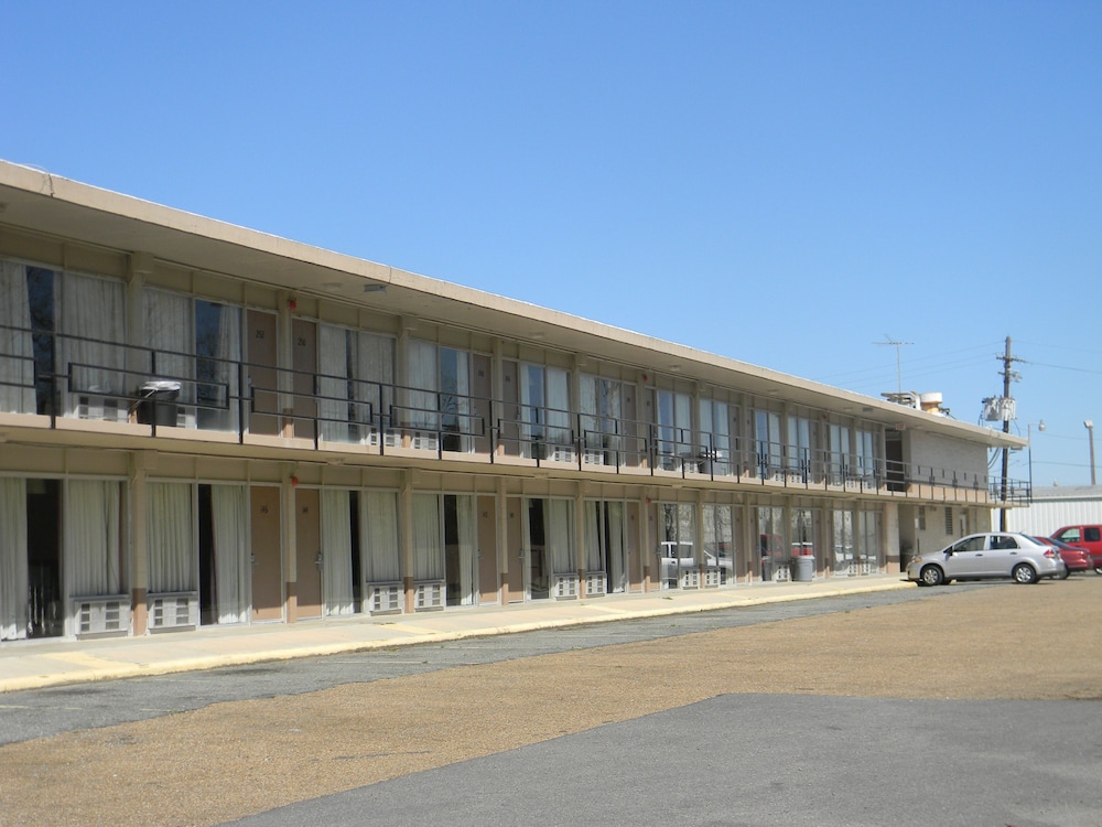 Sunrise Inn 1/37