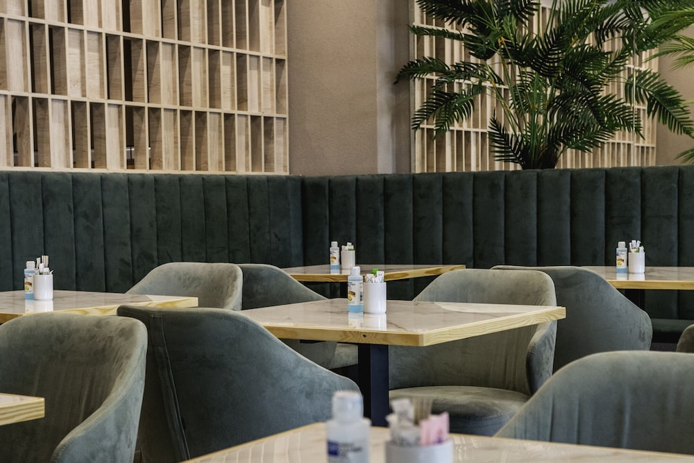 Astron Hotel 44/56