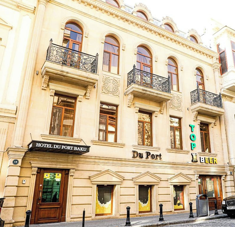 Du Port Hotel 3/81