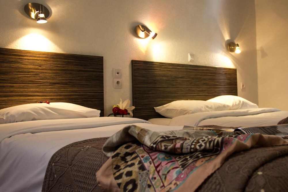 Ashley Hotel 37/50