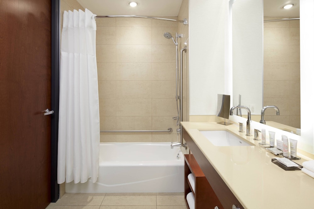 Concierge, King Bed