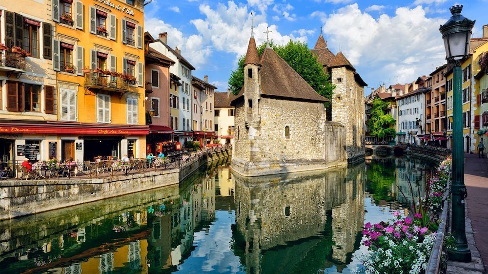 Mercure Annecy Sud 9/70