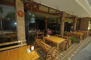 Aura Boutique Hotel 43/49
