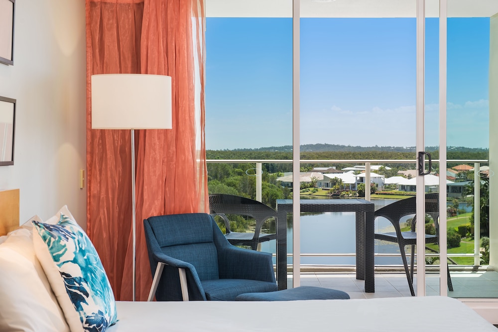 Pelican Waters Resort 50/68
