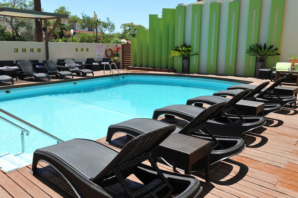 Heleni Beach Hotel 25/50