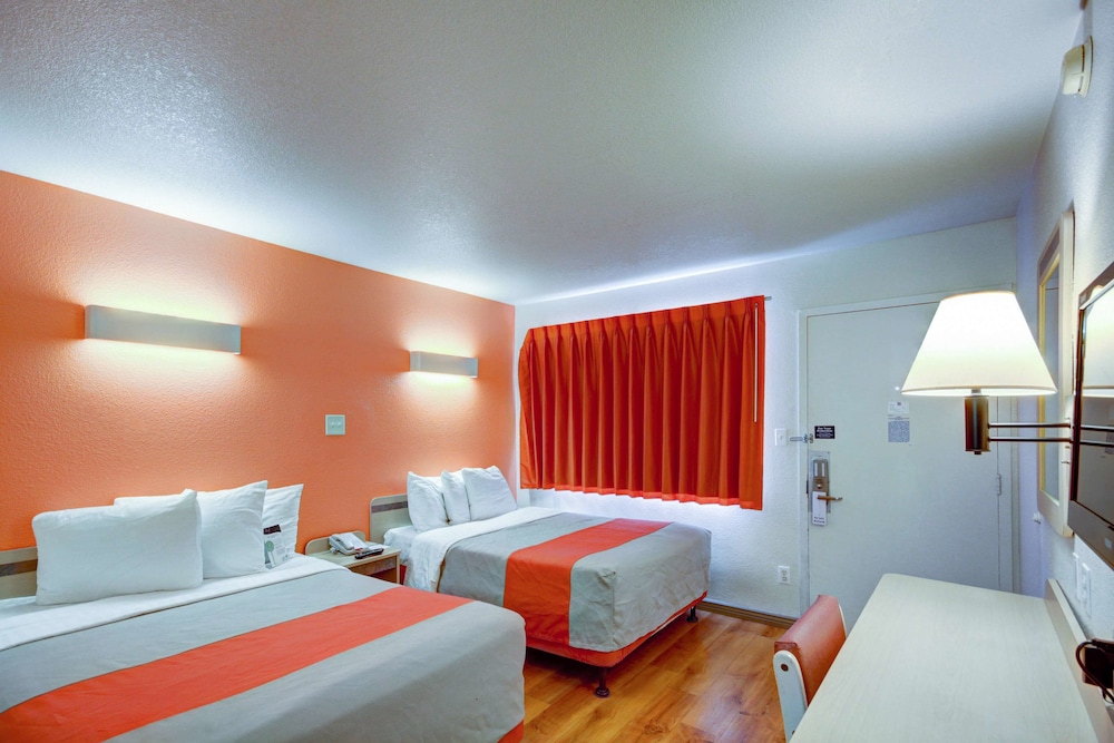 Motel6 Saint George, UT - University/Historic Downtown 18/53