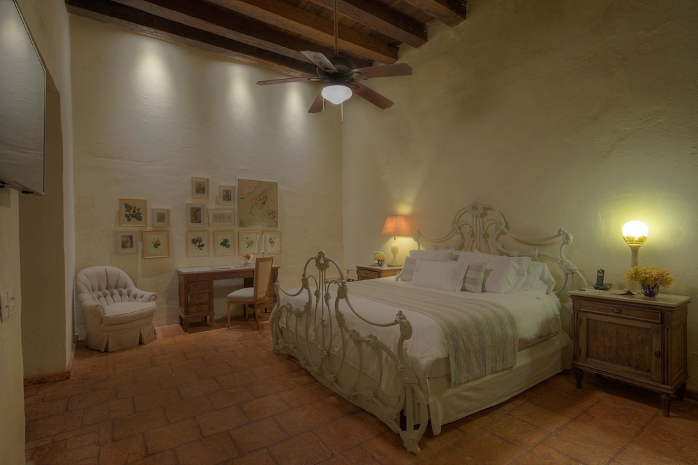 Casa Del Arzobispado Hotel 35/69