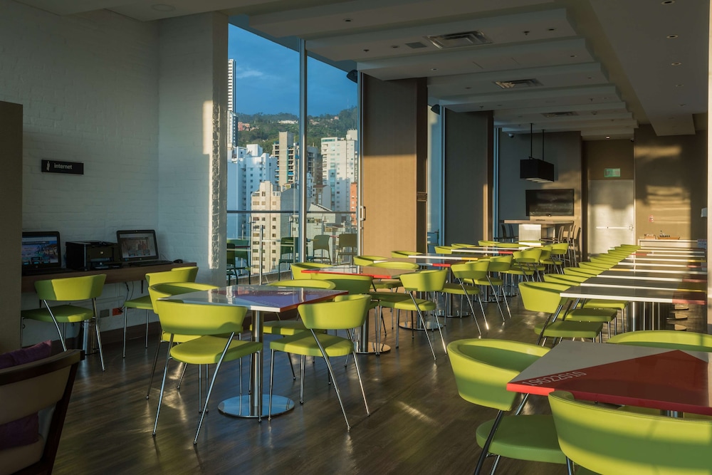 Hampton by Hilton Bucaramanga 29/43