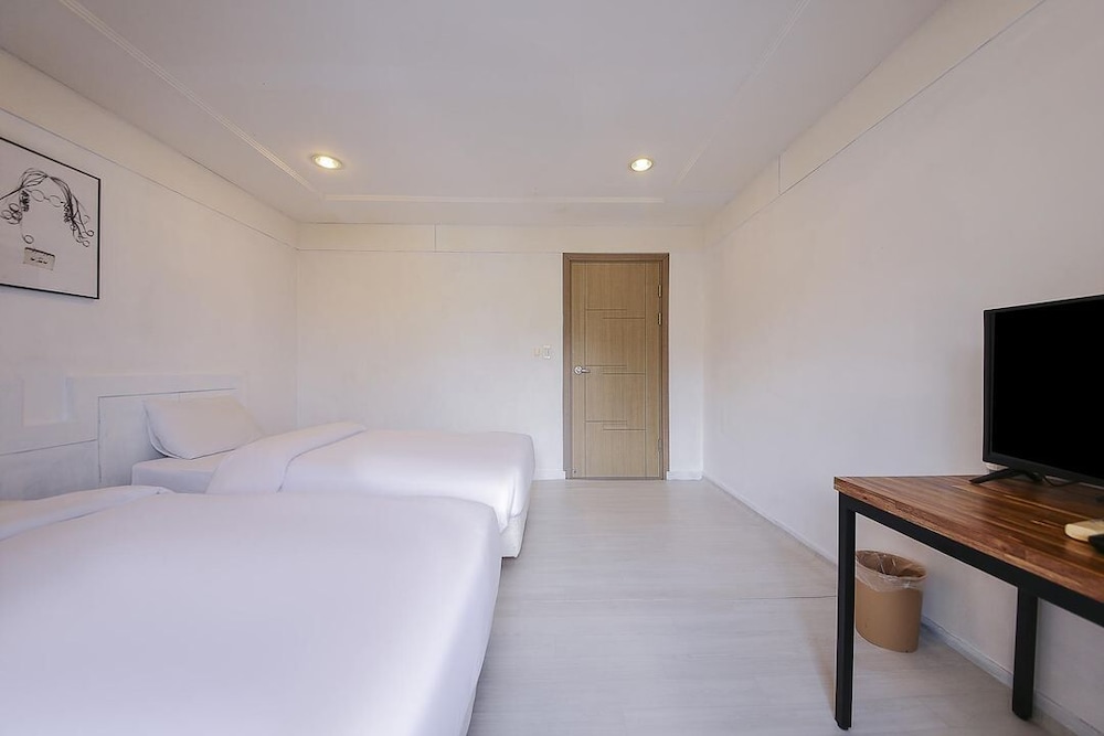 Navis Hotel & Pension 7/41