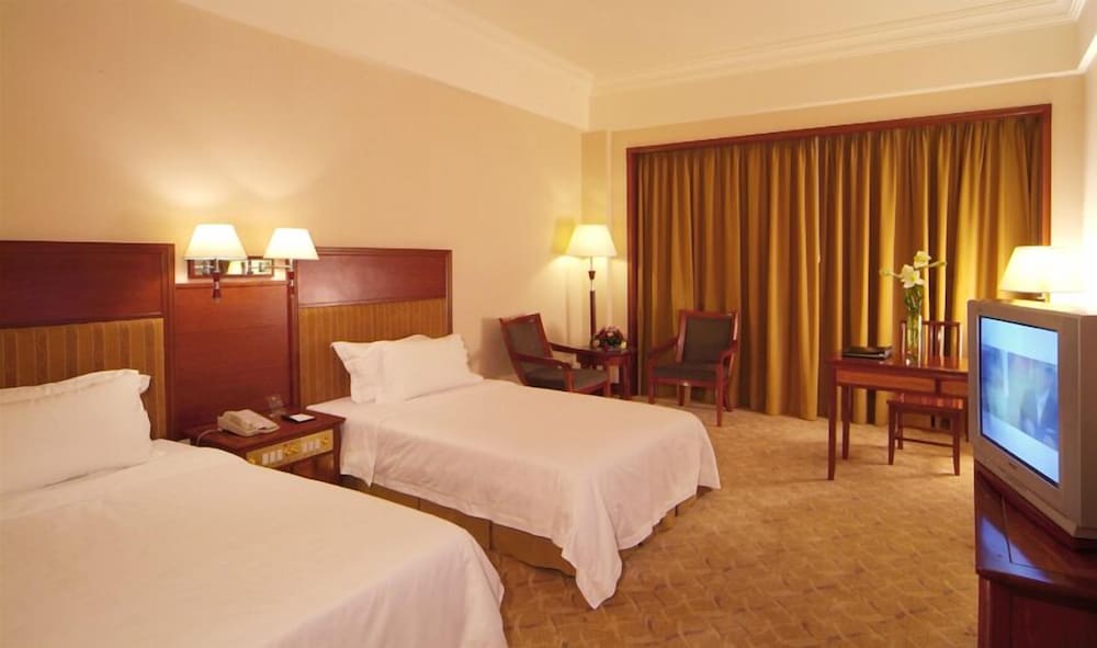 Gladden Hotel Shilong 7/58