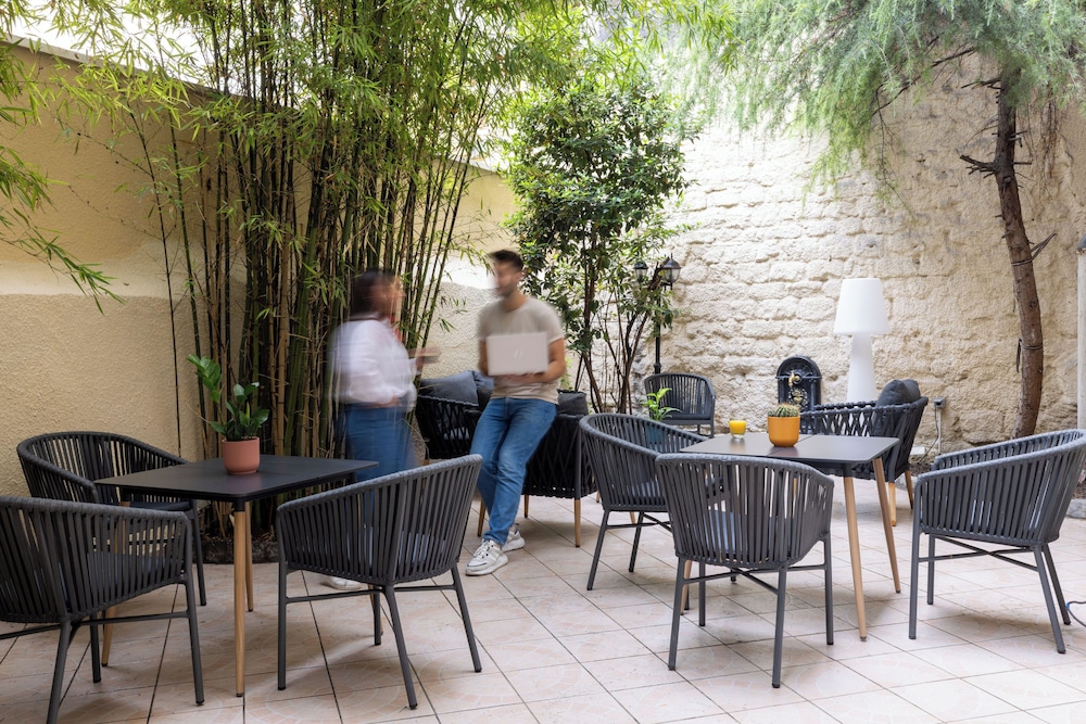 Korner Montmartre 41/49