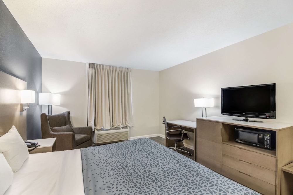 Econo Lodge Cherry Point 19/43