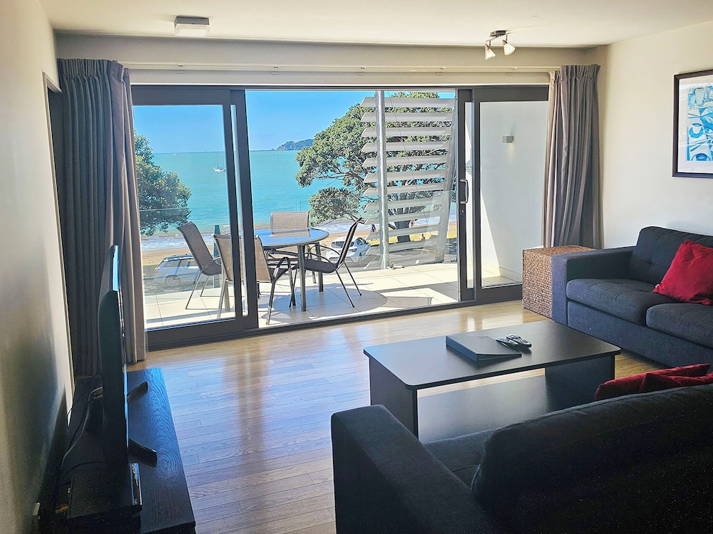 Sea Spray Suites 33/61