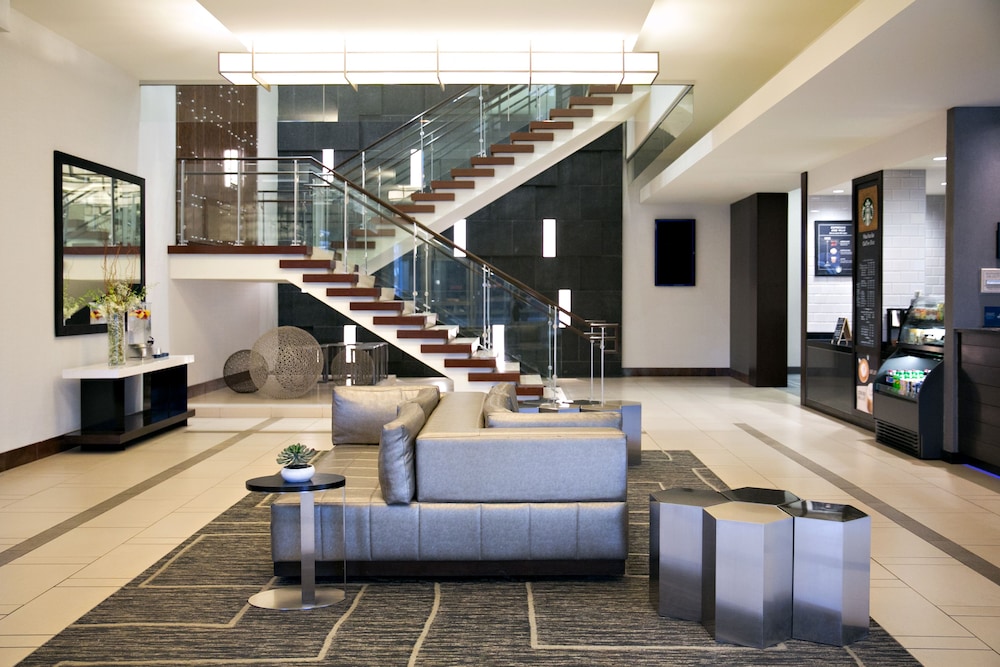 Hilton Minneapolis Bloomington 34/70