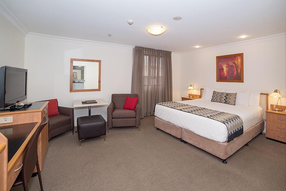 Townhouse Hotel 9/38