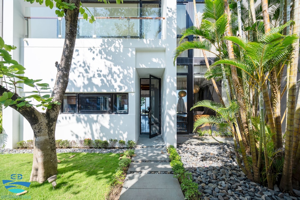 Beach front villa by Emblemsea in hyatt 32/50