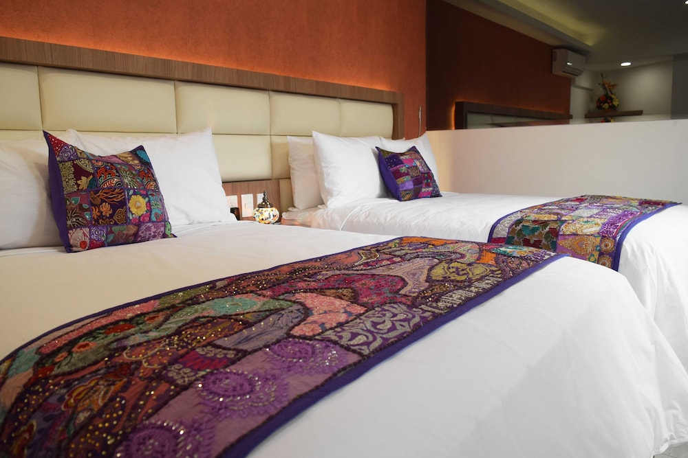 Suites Boutique Dawat 15/50