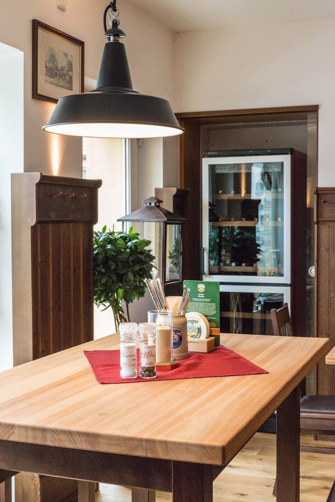 Landhotel Zum Metzgerwirt 21/28