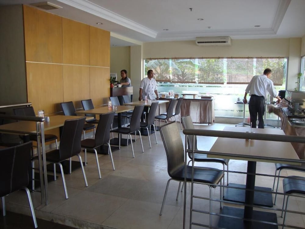 Triniti Hotel Batam 28/33