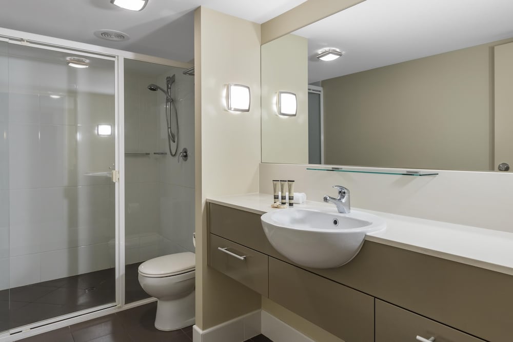 2 Bedrooms, Apartment, Pool View, Oaks Hervey Bay Resort and Spa 7/9