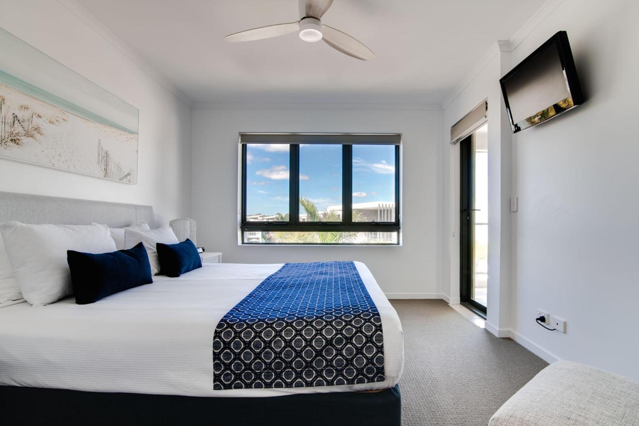 2 Bedrooms, Apartment, Queen and Twin Beds, No Elevator