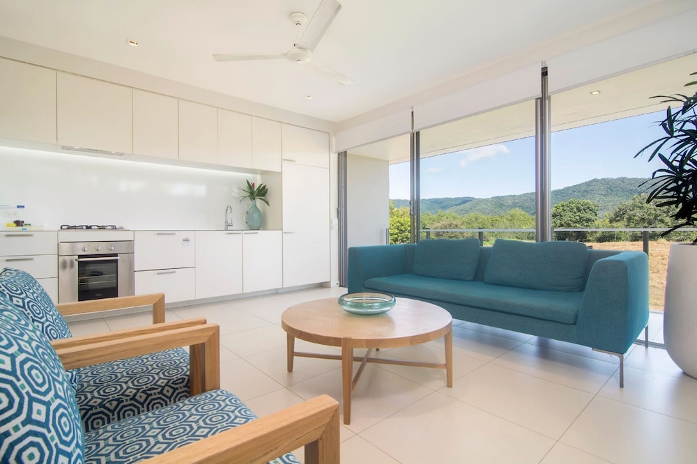Pool Port Douglas 33/50