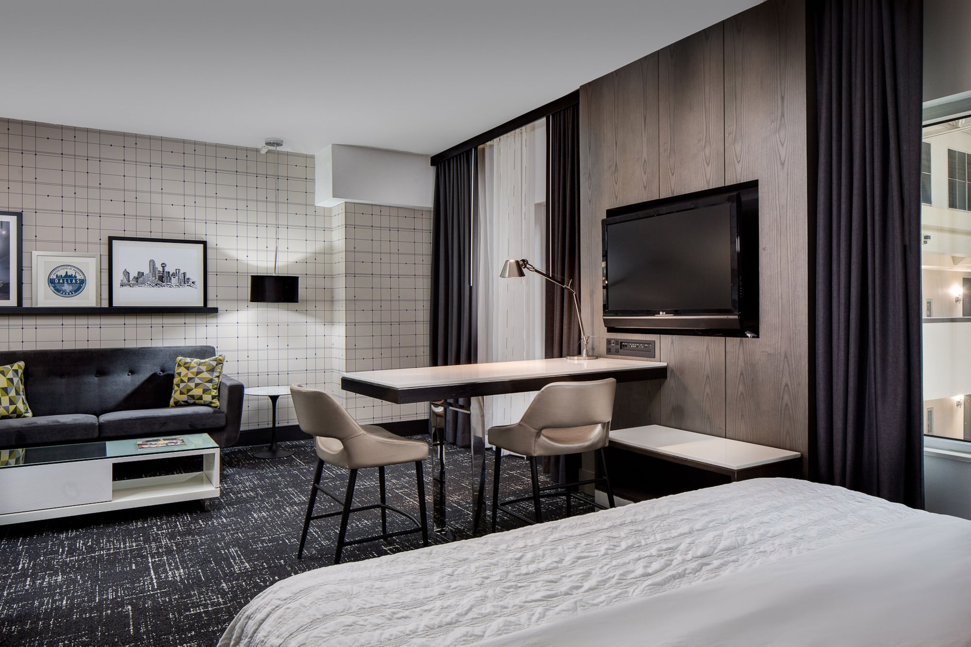 EXECUTIVE, SUITE, 2 DOUBLE BEDS