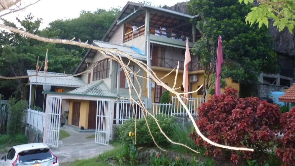 Deer Point Hotel Kandy 2/41