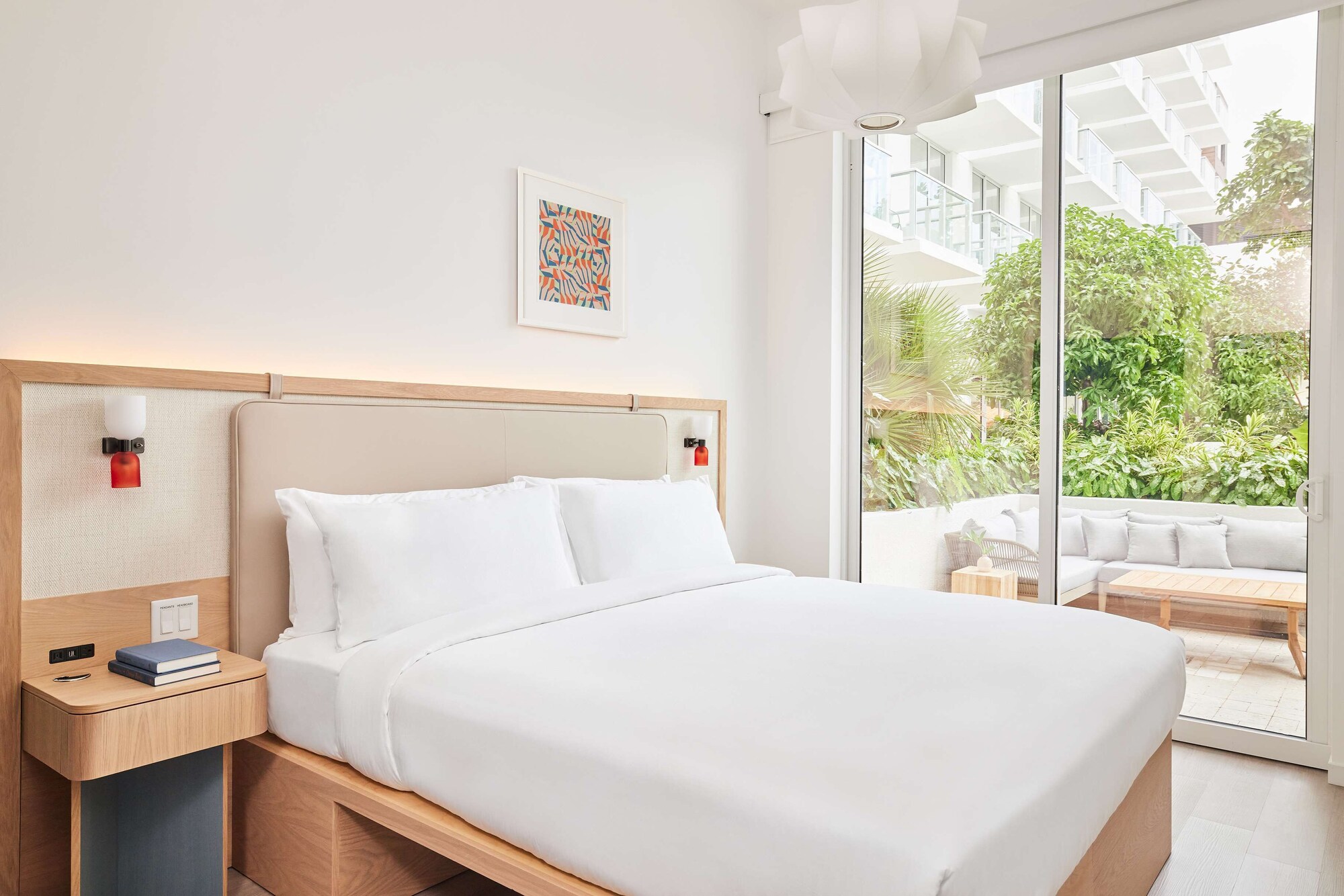 SUITE, KING BED, SOFA, TERRACE