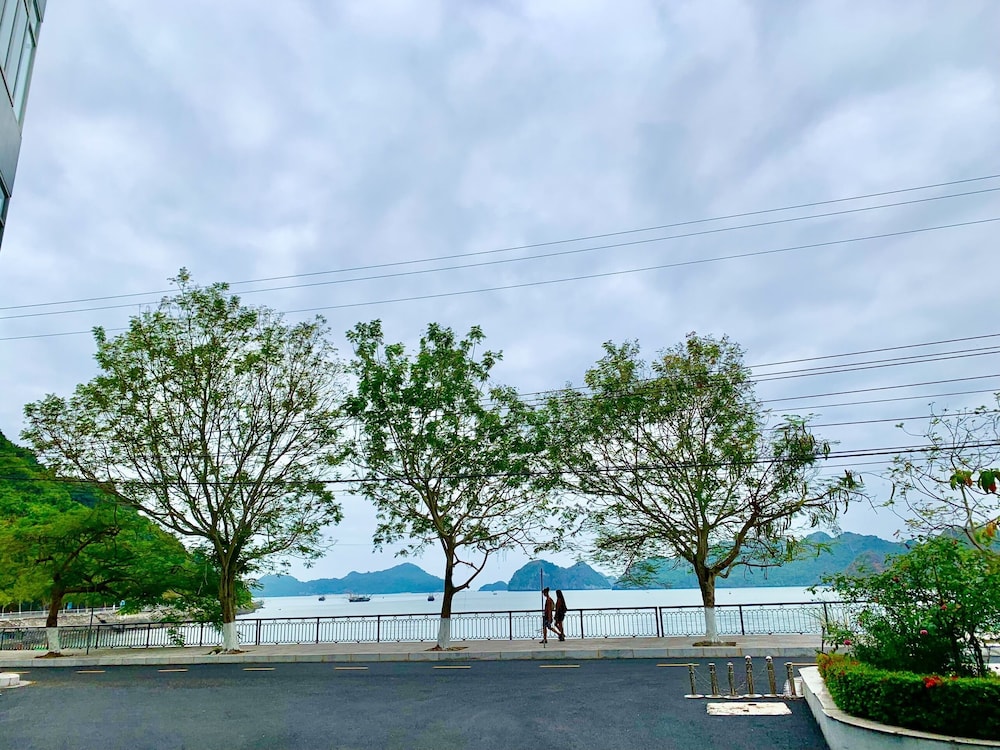 Hung Long Harbour Hotel 53/58