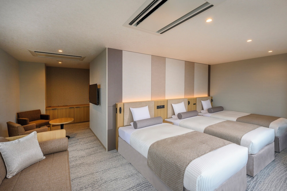 Room, Triple, 3 Beds, Sky View, Sofa