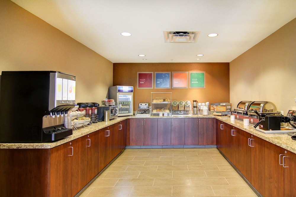 Comfort Suites Carlsbad 7/48