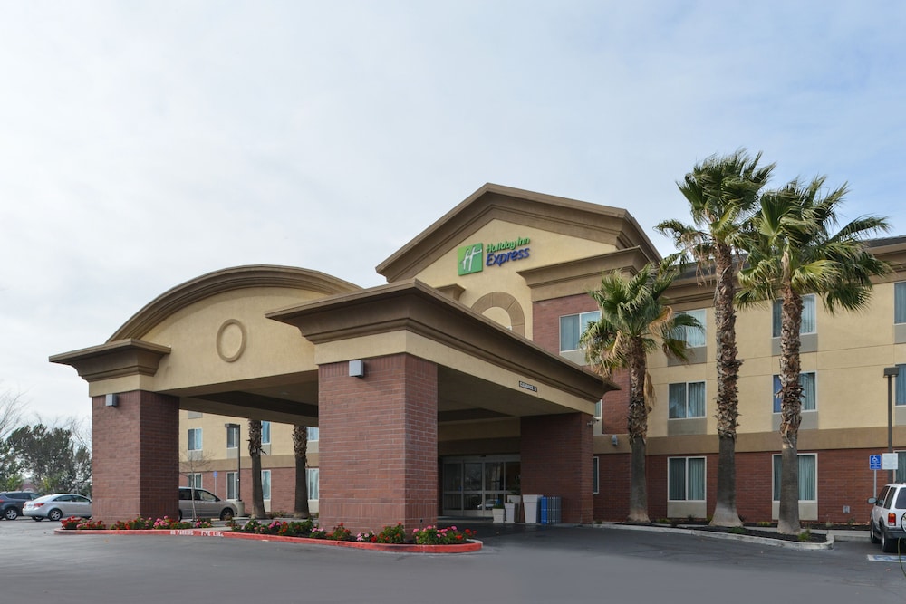 Holiday Inn Express Woodland 1/53