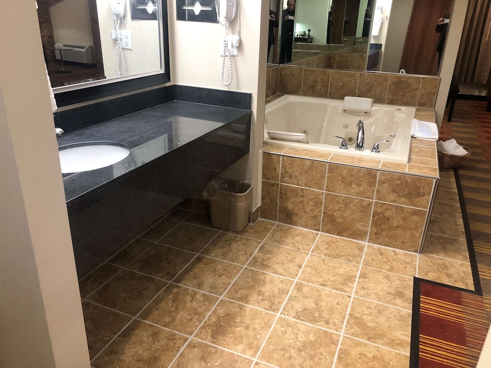 Best Western Lakewood Inn 20/37