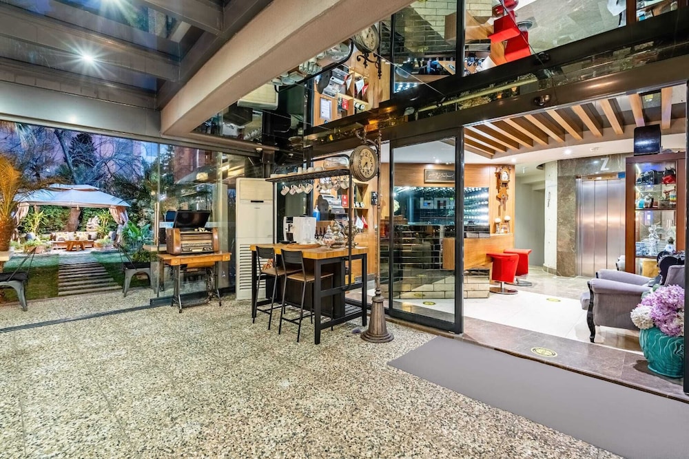 Bmk Suites And Apartments 26/50