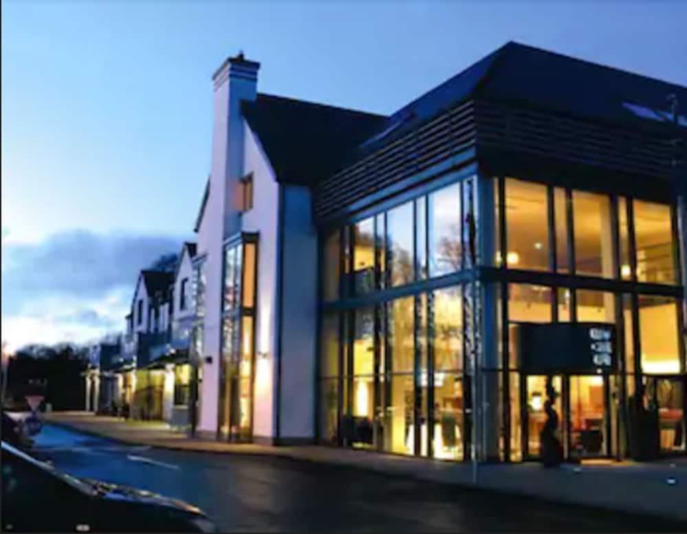 Raheen Woods Hotel in Athenry